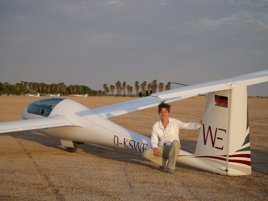 Susanne Schödel erfliegt Weltrekord in Namibia