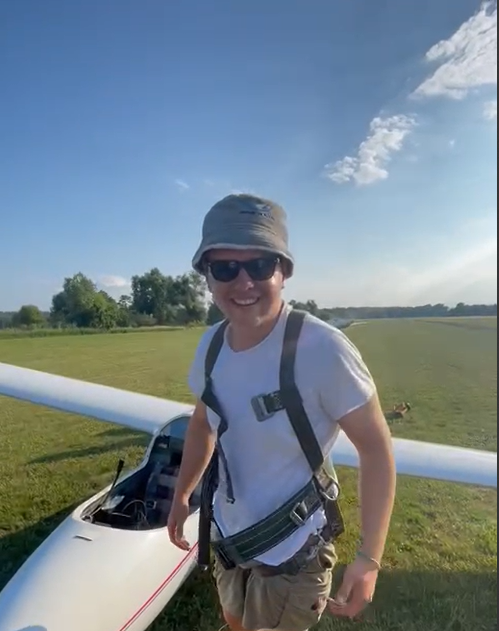 Nils Zitzelsberger fliegt 500er Dreieck mit Oldtimer